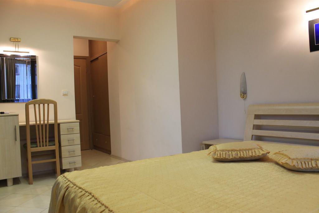 Stela Guest House Tsarevo Oda fotoğraf