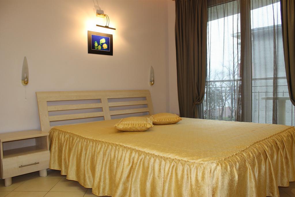 Stela Guest House Tsarevo Oda fotoğraf
