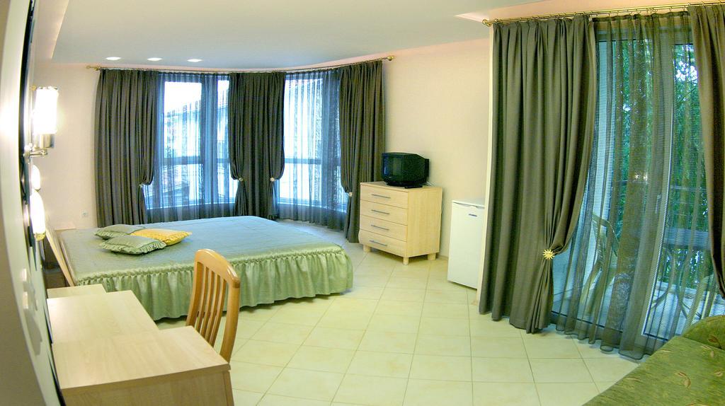 Stela Guest House Tsarevo Oda fotoğraf